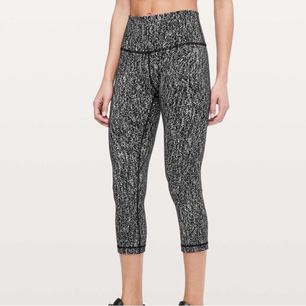 Lululemon Wunder Under High-Rise 21" Luon Cropped Leggings size 4
